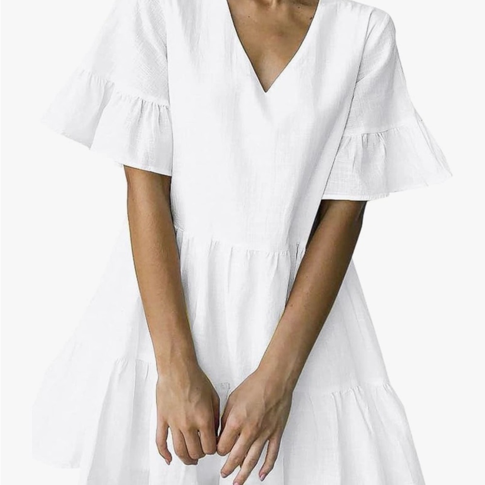 Fancyinn White V-Neck Tiered Tunic